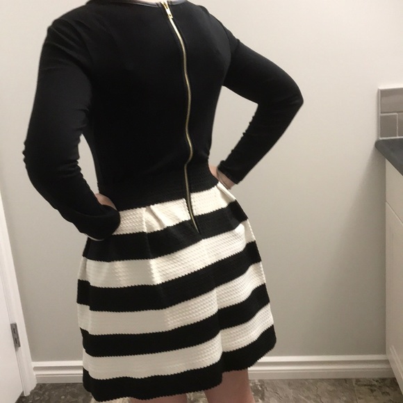 Black and white stripped dress - Picture 2 of 4